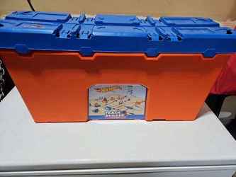 Hot wheels track builder