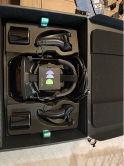 Valve Index Full VR Kit – Complete in Original Box – Excellent Condition