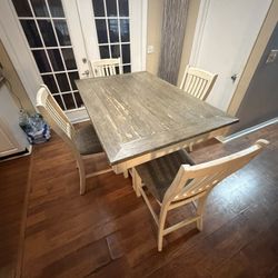 Farmhouse Style Dining Table With 4 Chairs 
