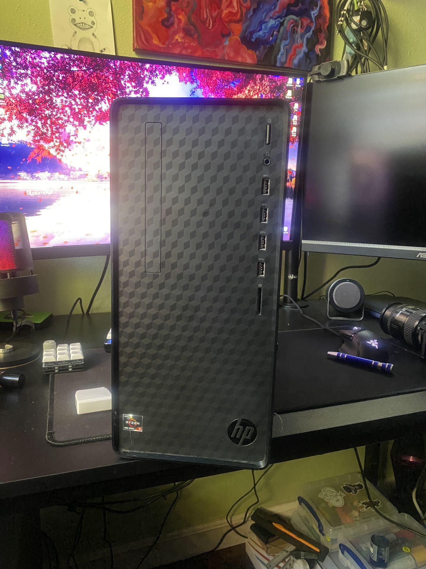 HP Desktop Computer (Price Negotiable)