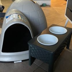 dog cage and food and water bowl with stand 
