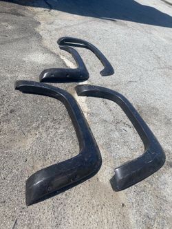 Fender plastic for trucks