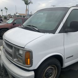 2000 Chevy Chevrolet Express 2500 Van, 137,000 miles, with mounted Carpet Cleaning Machine FOX 5000 with 5875 hours use, bought and serviced from orga