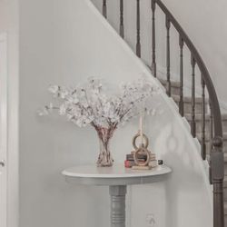 Round High Top Table Great Condition