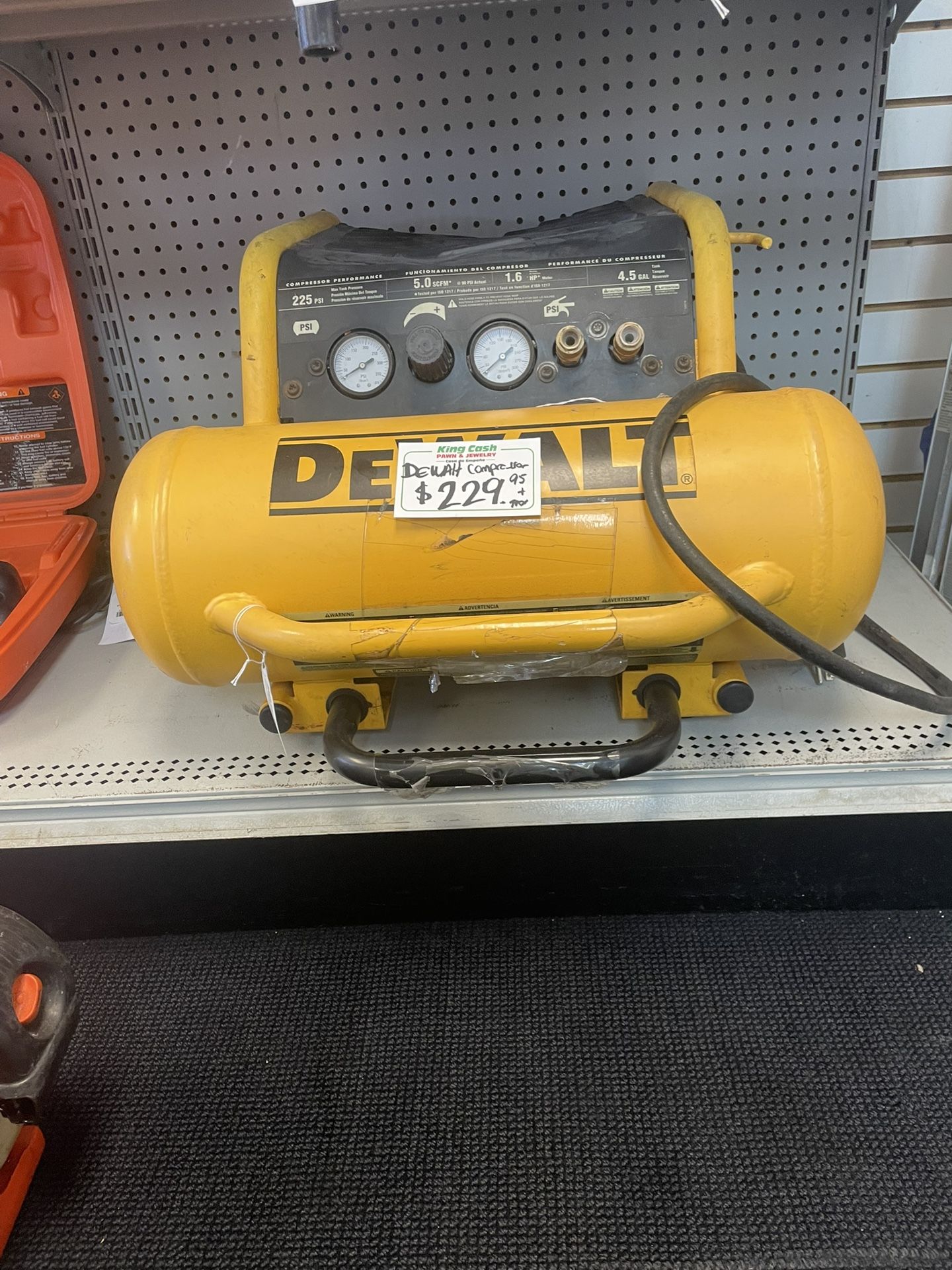 DEWALT COMPRESSOR D55146