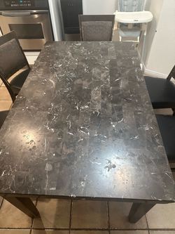 Dinig room table