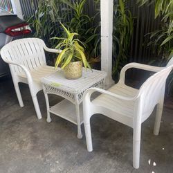 Excellent condition, patio set chairs and rocking bench