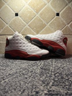 -Jordan 13 “Chicago” -Size 9.5M -Og all -Barely Used -Shipping available -Dm for more info