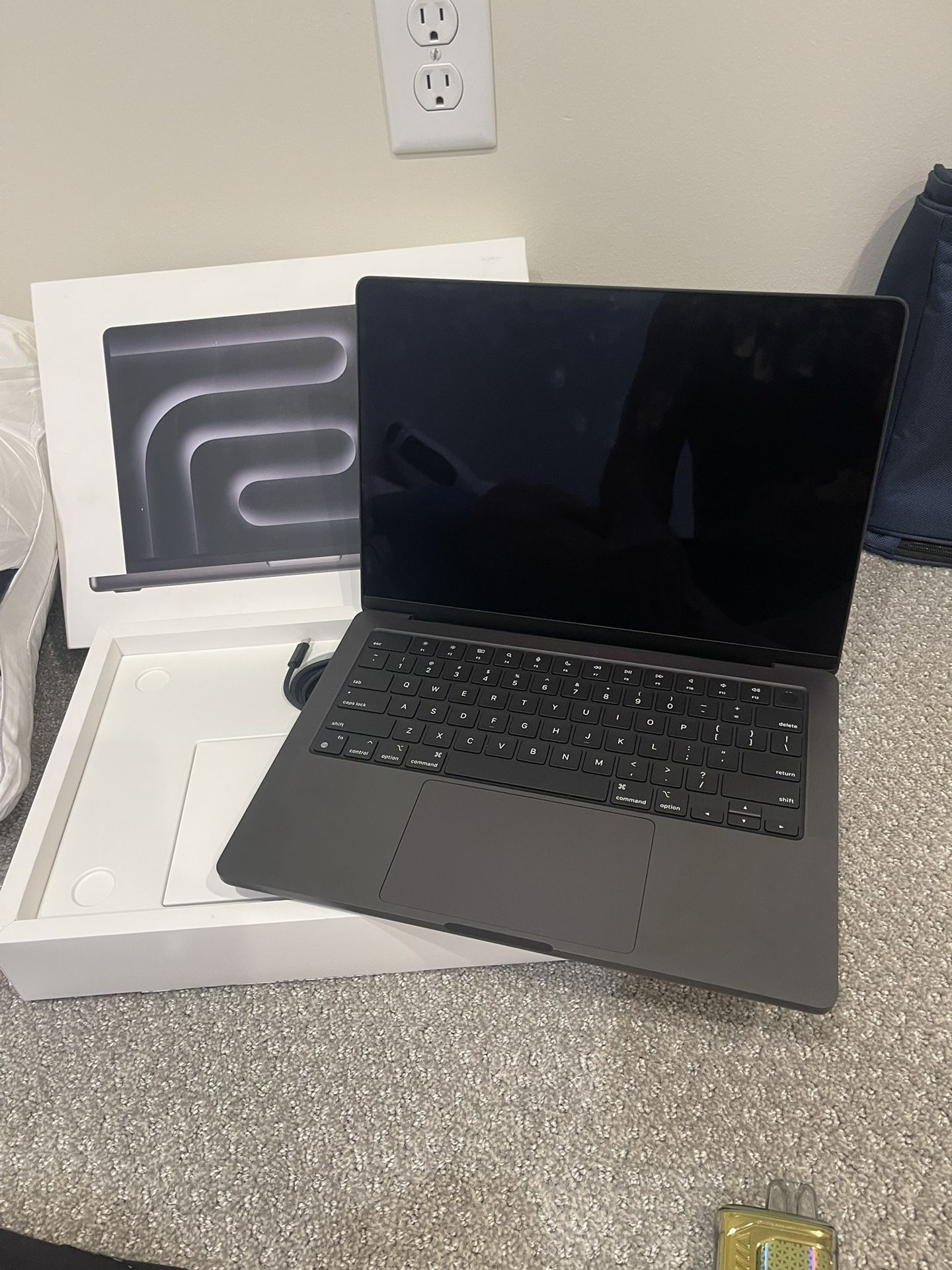 14.2-inch 512 GB SSD Apple M3 Pro Chip
