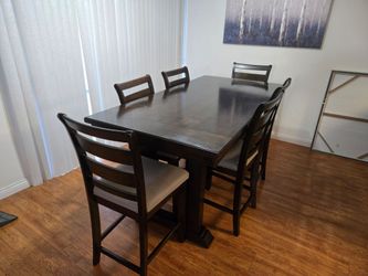 60% off! Dining Room Set (Table w/ 6 chairs)