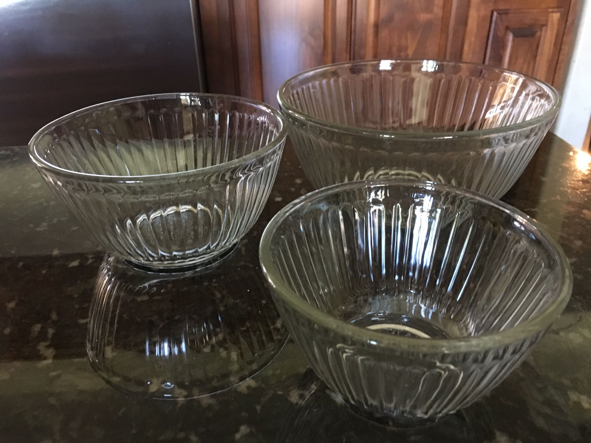 Vintage PYREX glass serving nesting bowls 3c, 6c, 10c $5