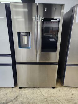 Samsung refrigerator with screen