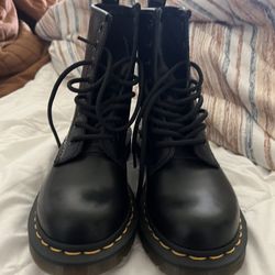 Dr Martins Sz 5.5
