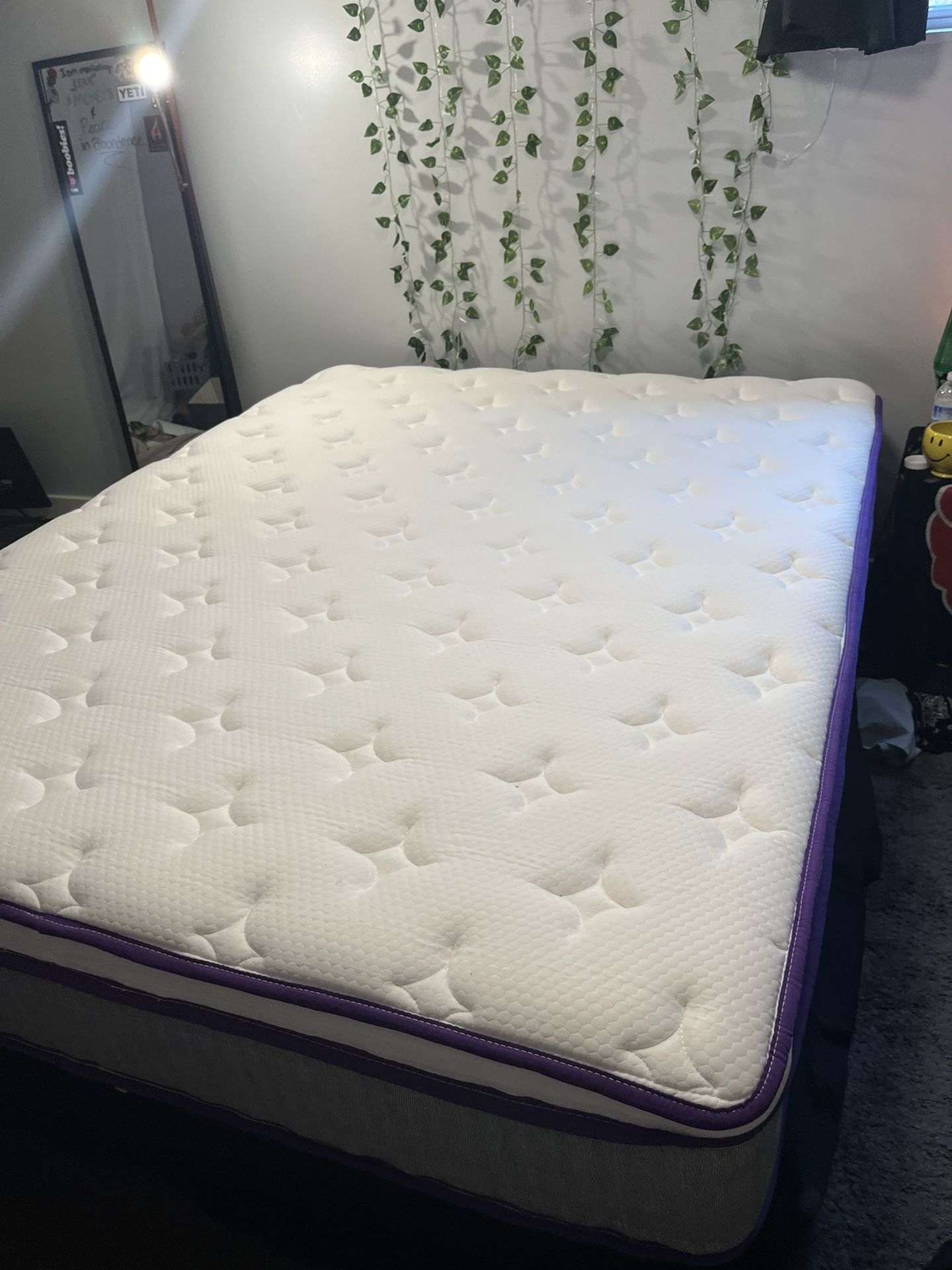 Queen Sized Comfort w Body Support Memory Foam Mattress & Metal Bed Frame