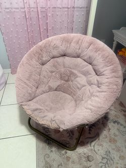 White or pink Chair - like new