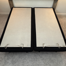 Beautyrest Hybrid 12 King Mattress with Adjustable Cal King Bed – Like New - Alameda, CA