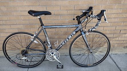 Trek 2000 SL Road bike (Northglenn)