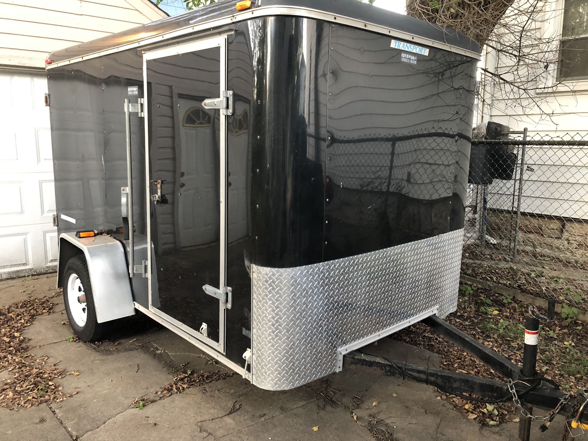 Enclosed Trailar 6 x10