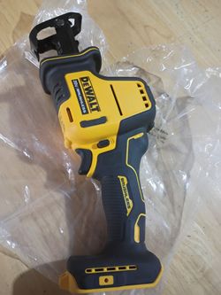 DeWalt ATOMIC  DCS369