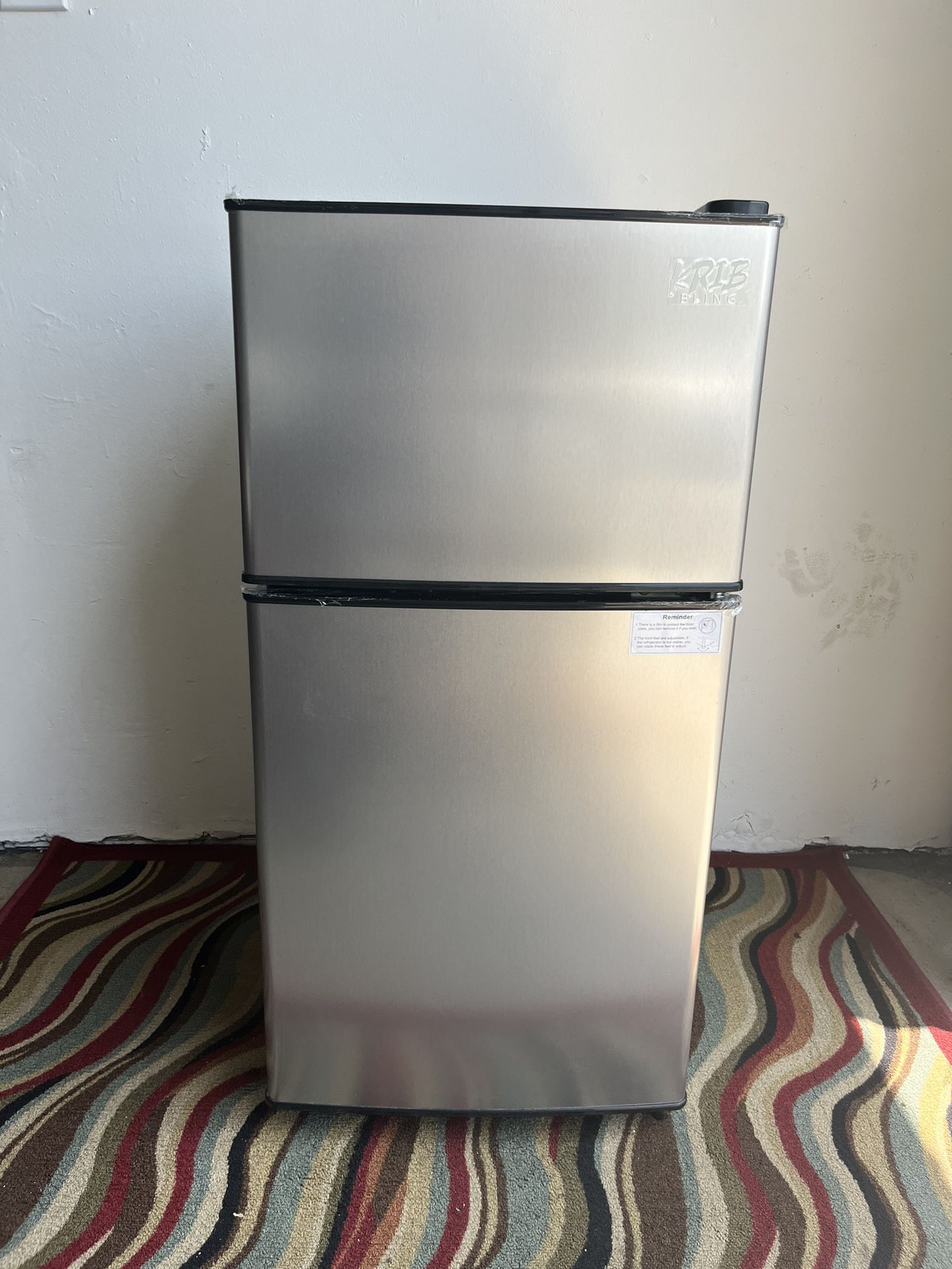 3.5 Cu.Ft Mini Refrigerator With Freezer