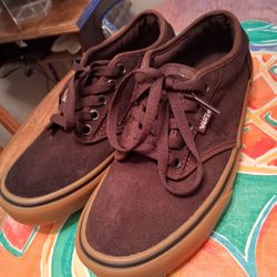 VANS SHOES IN GOOD CONDITION $15 PICK UP IN SUN VALLEY 