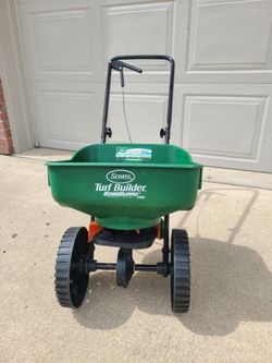 Scotts Boradcast Spreader Edgeguard Mini