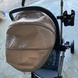 Graco Car seat/stroller, I have two of these! $100 A piece.