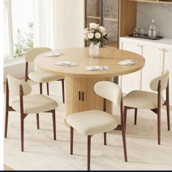 Dinning Table + 4 Chairs (NEW)