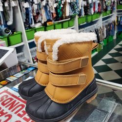 New Snow Boots Size 10