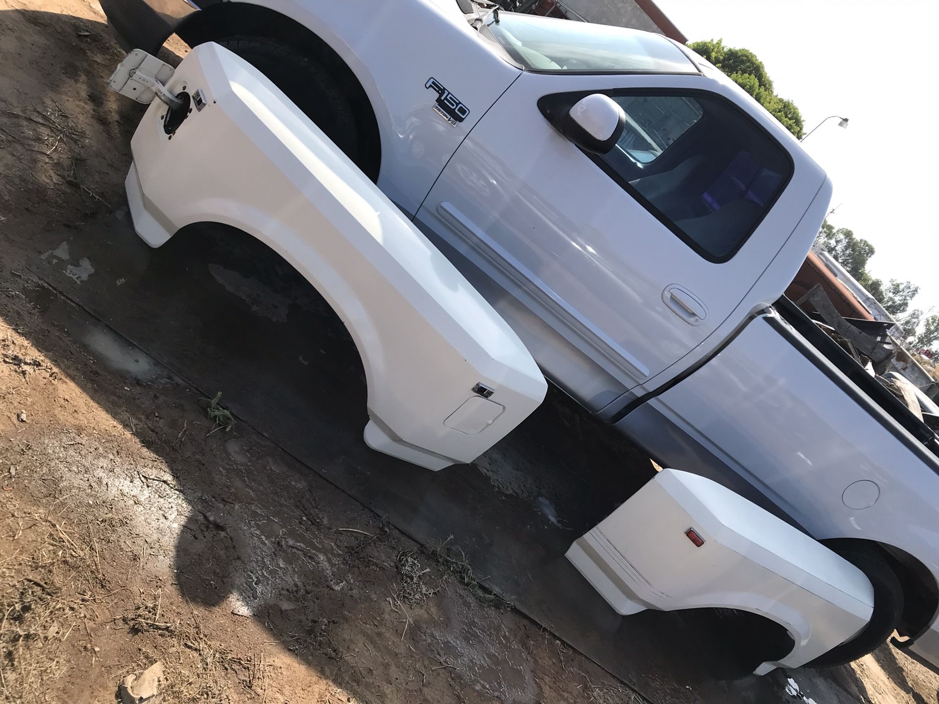 Both Rear Fenders Right Left Fuel Doors And Necks For Pick Up Nice White Dually Ford Truck For F350