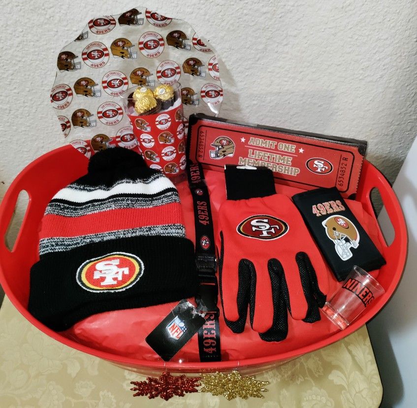 SAN FRANCISCO 49ER GIFT BASKET. ( PICK UP IN MODESTO.)
