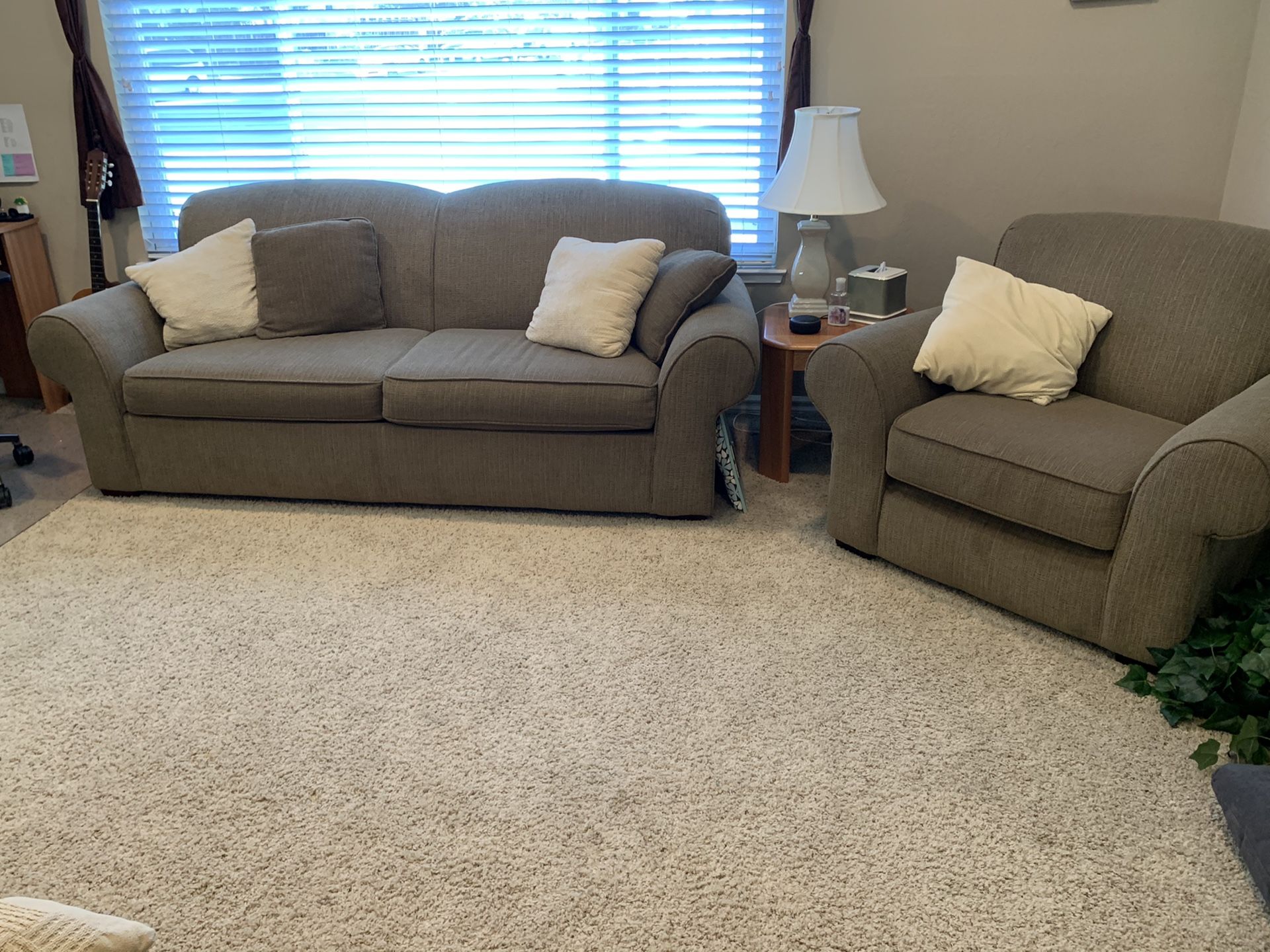 Living Room furniture, end tables - CASH/PayPal only please.