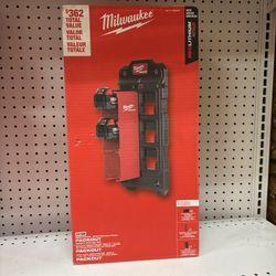 Milwaukee New Storage Pack Out And 2 Batteries 5ah