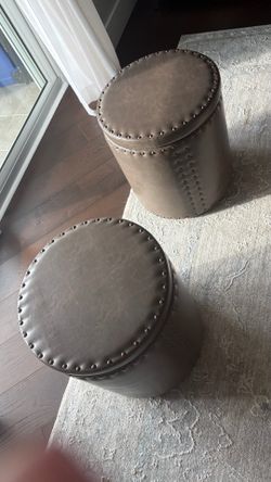 Round ottomans