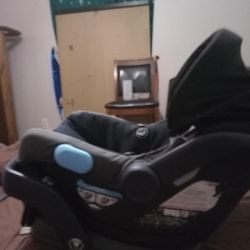 Uppababy Infant Seat And Base 
