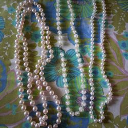 Costume Pearl Necklace Set