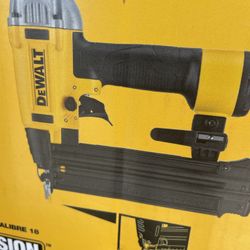 DEWALT 18-Gauge Pneumatic Brad Nailer