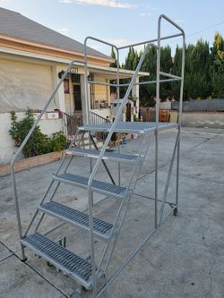 ULINE 5 Step Access Platform Ladder