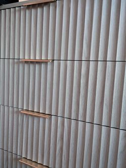 Fluted Tall 5 Drawer Dresser
