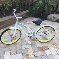 Girls beach cruiser