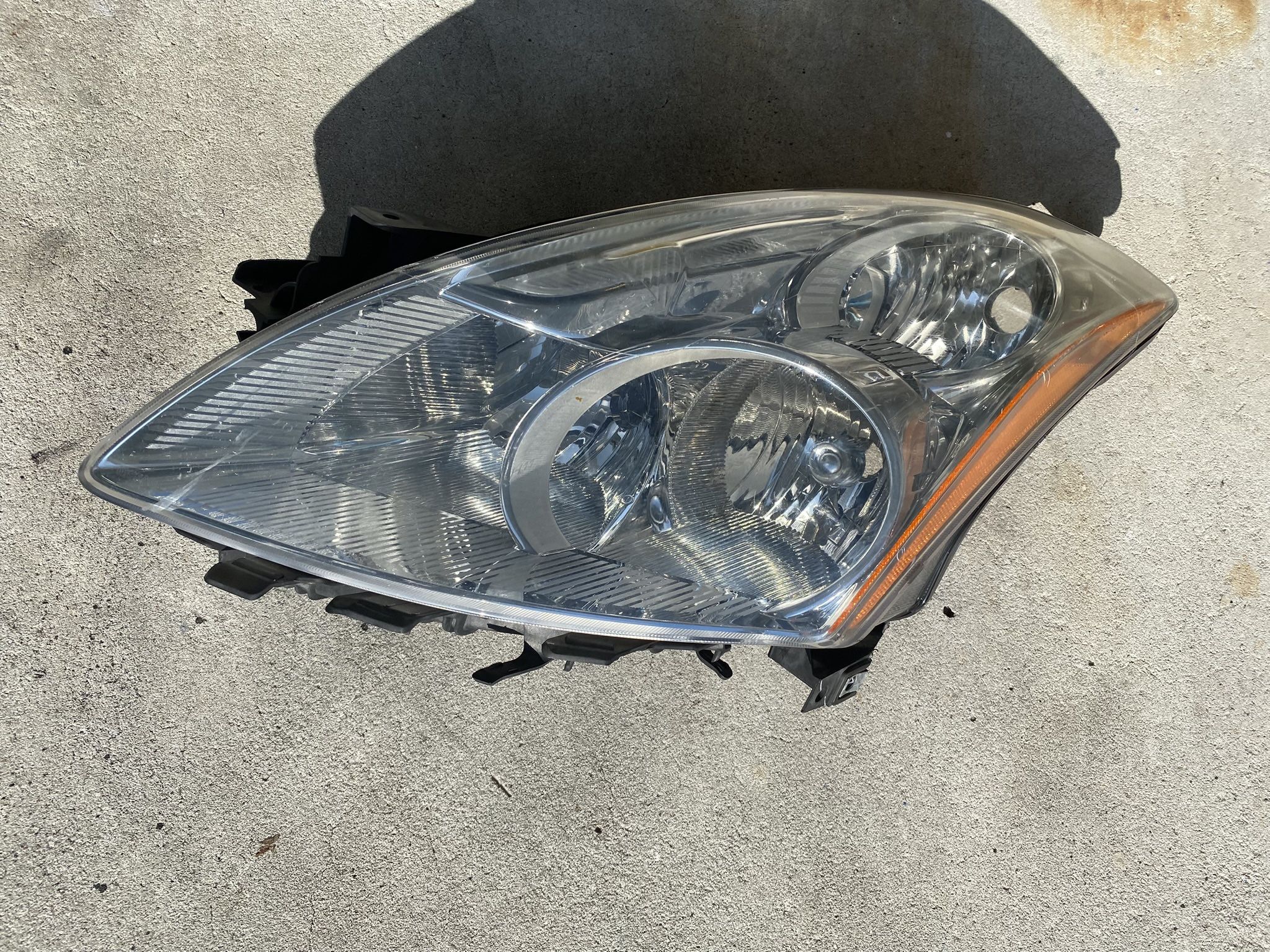 Nissan Altima 2010 Passenger Side - Halogen Headlight