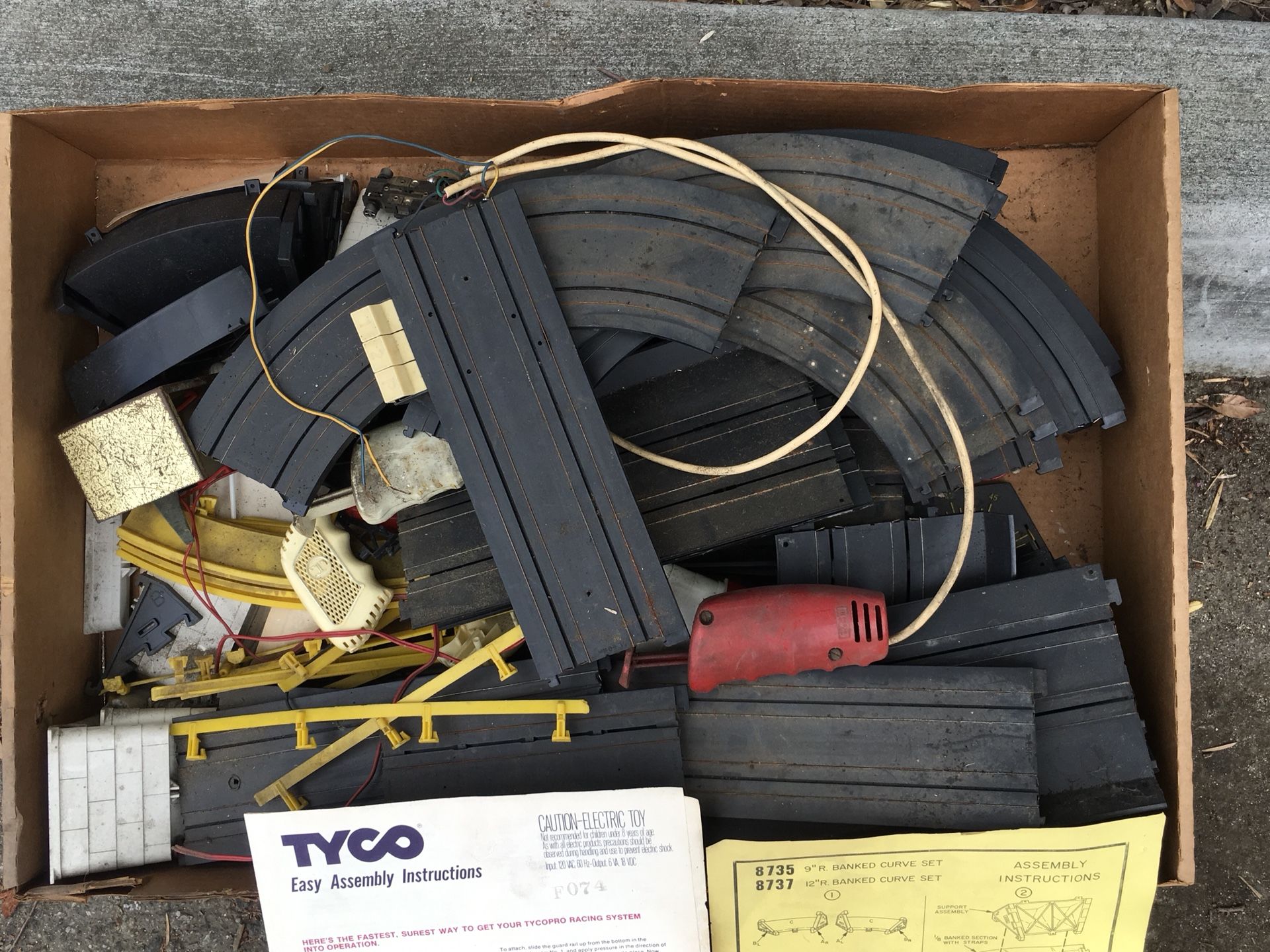70s Tyco Pro H/O scale slot car set.