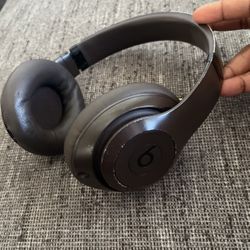 Beats Pro. Brown 