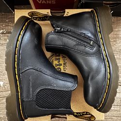 DR MARTENS INFANT 1460 SOFTY T LEATHER LACE UP BOOTS SIZE 6C PREOWNED 