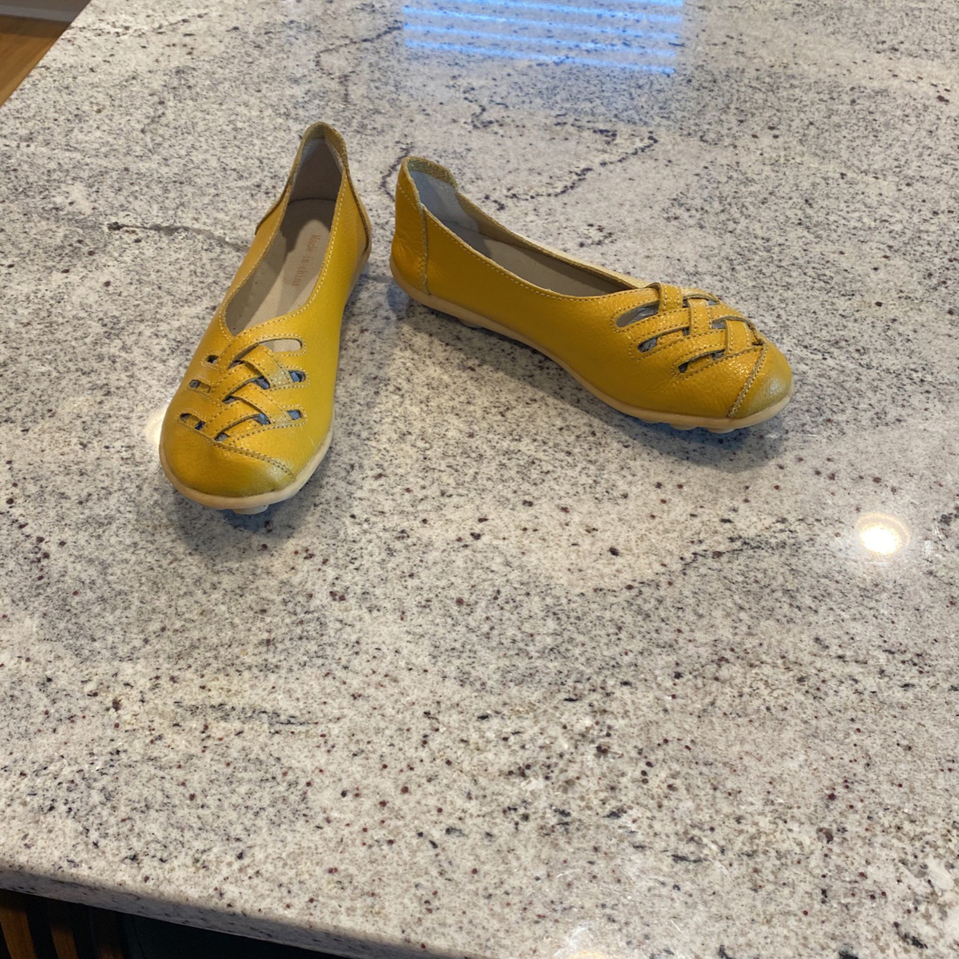 Leather Yellow Flats Size 6