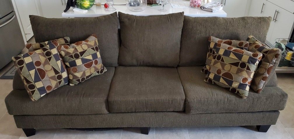 Living Spaces - Trinidad Sofa & Love Seat Set - Color: Desire Hunter