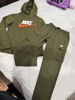 Nike L