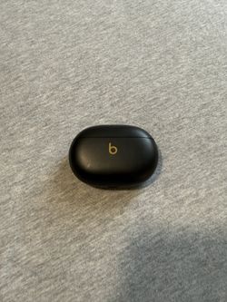 Beats studiobuds noise canceling earphones 