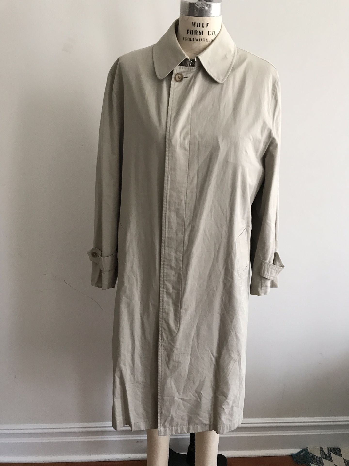 Burberry Women’s Tan Double Breasted Trench Coat Jacket Size 8 Made In ENGLAND. Condition is Pre-owned. See pictures ask questions and make an offer!