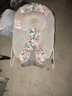 Baby Bouncer Seat with Floral Pattern